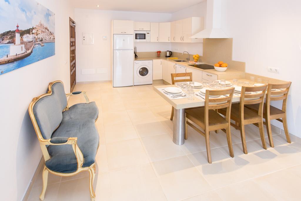 Apartamentos Sofia Es Cana Extérieur photo