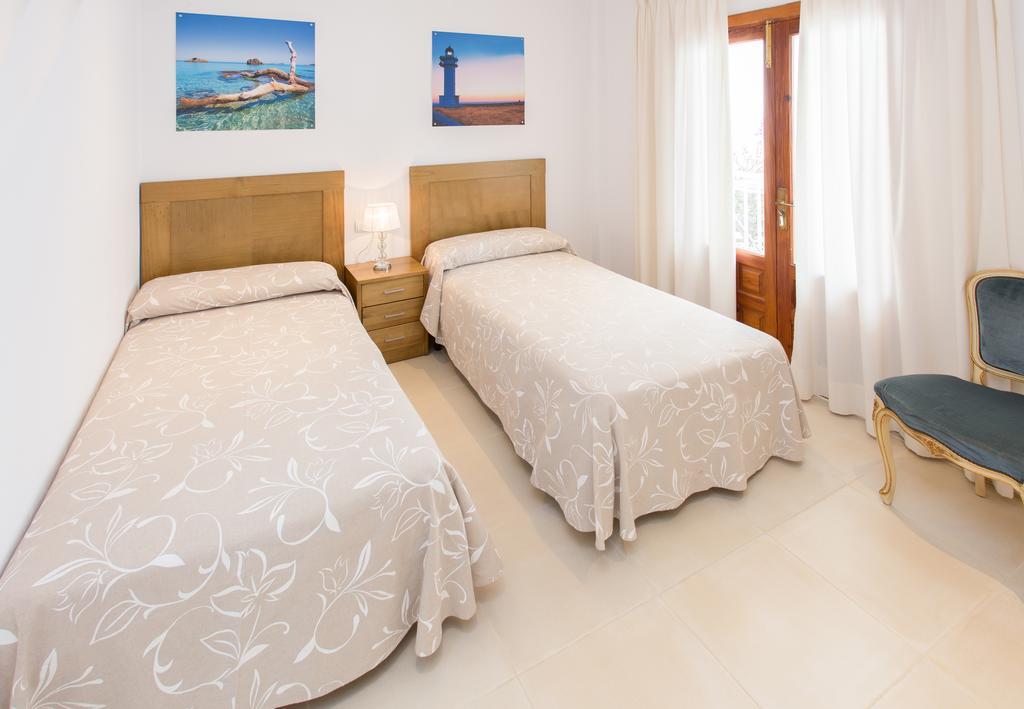 Apartamentos Sofia Es Cana Extérieur photo