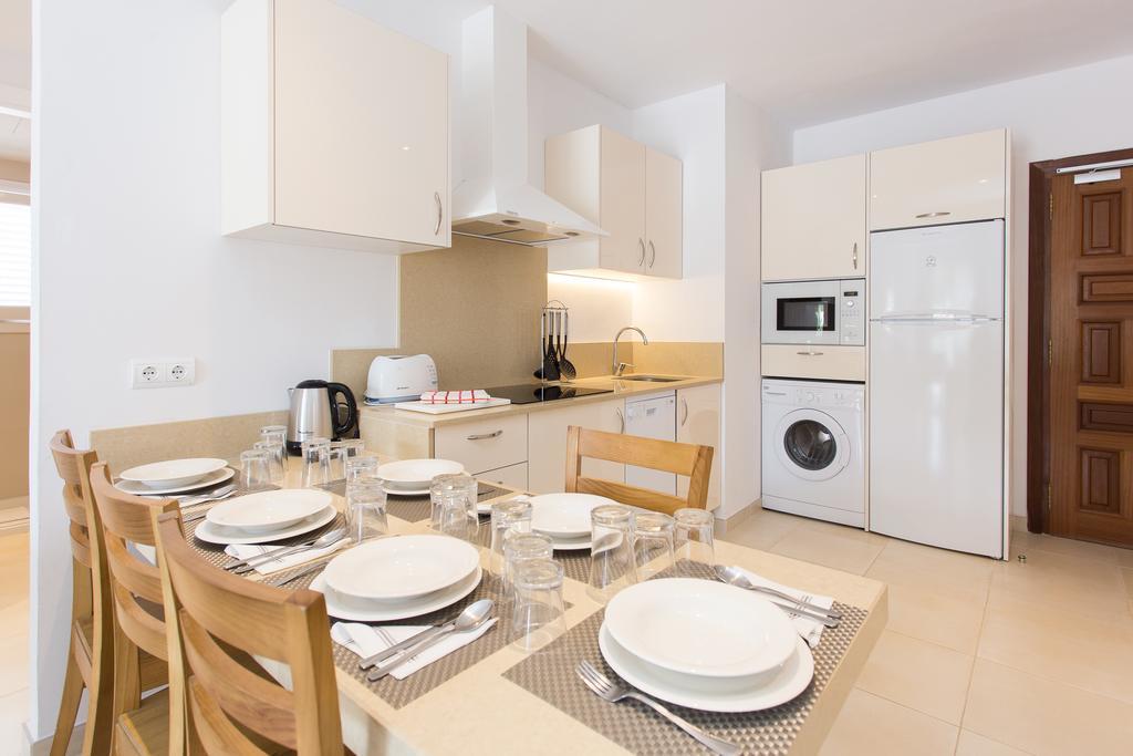 Apartamentos Sofia Es Cana Extérieur photo