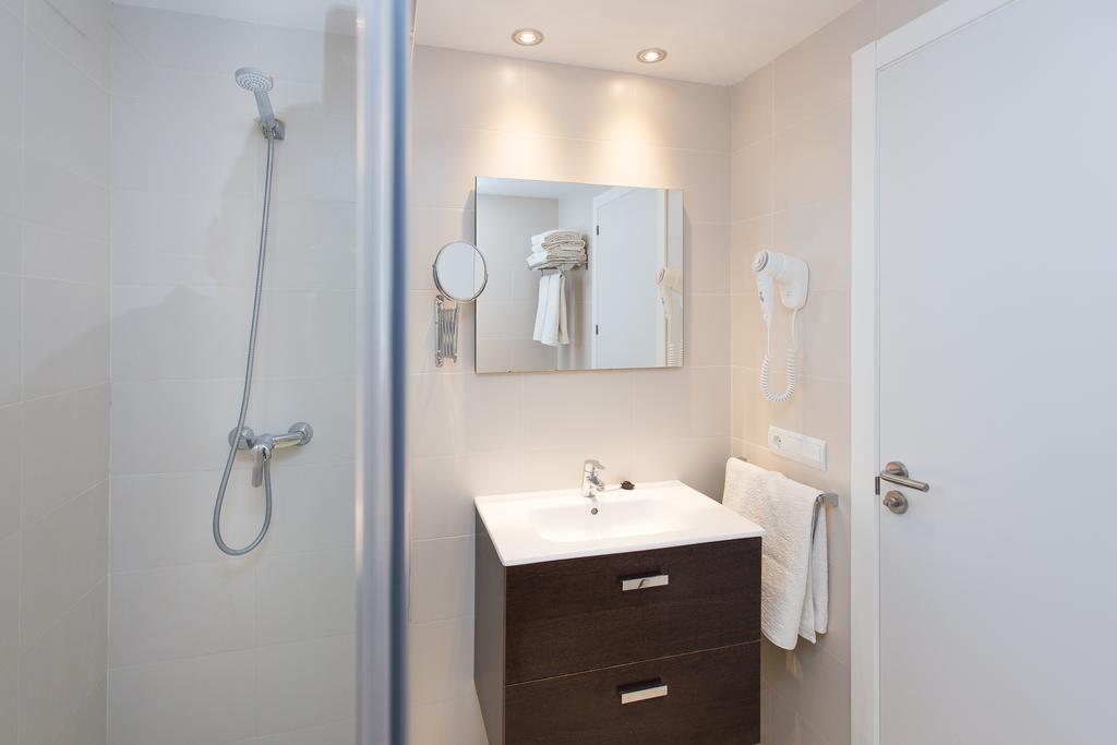 Apartamentos Sofia Es Cana Extérieur photo