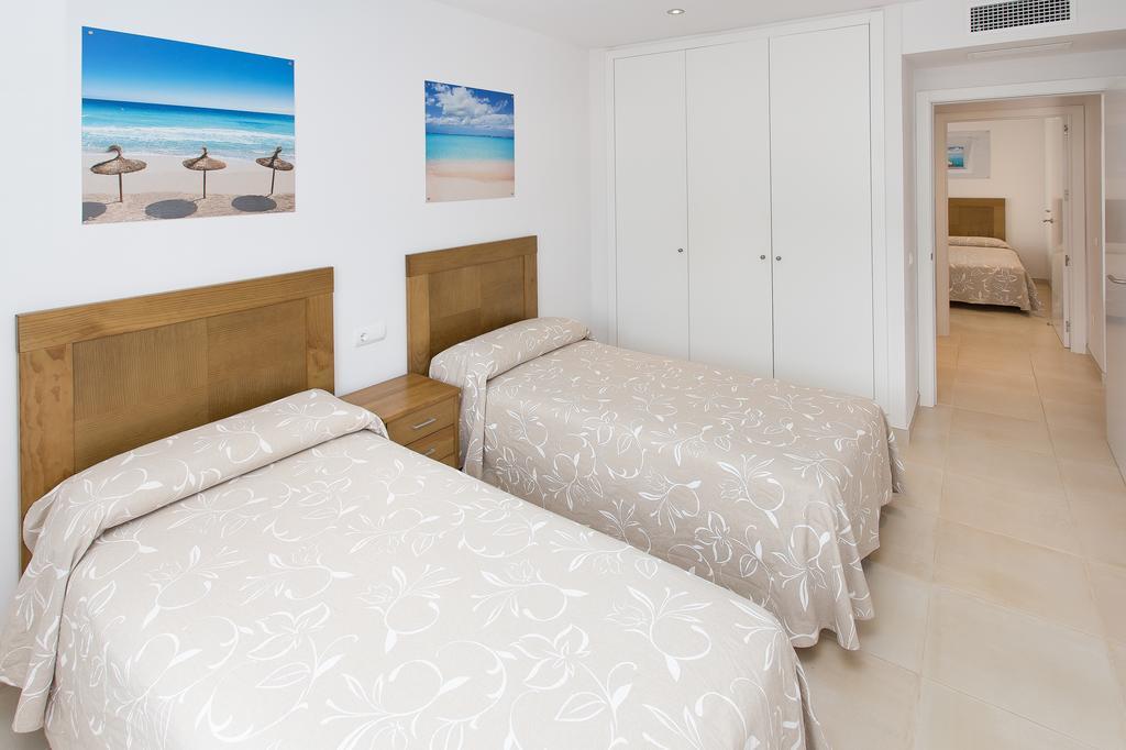 Apartamentos Sofia Es Cana Extérieur photo