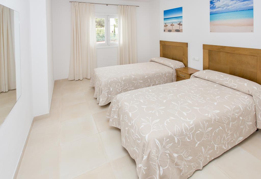 Apartamentos Sofia Es Cana Extérieur photo