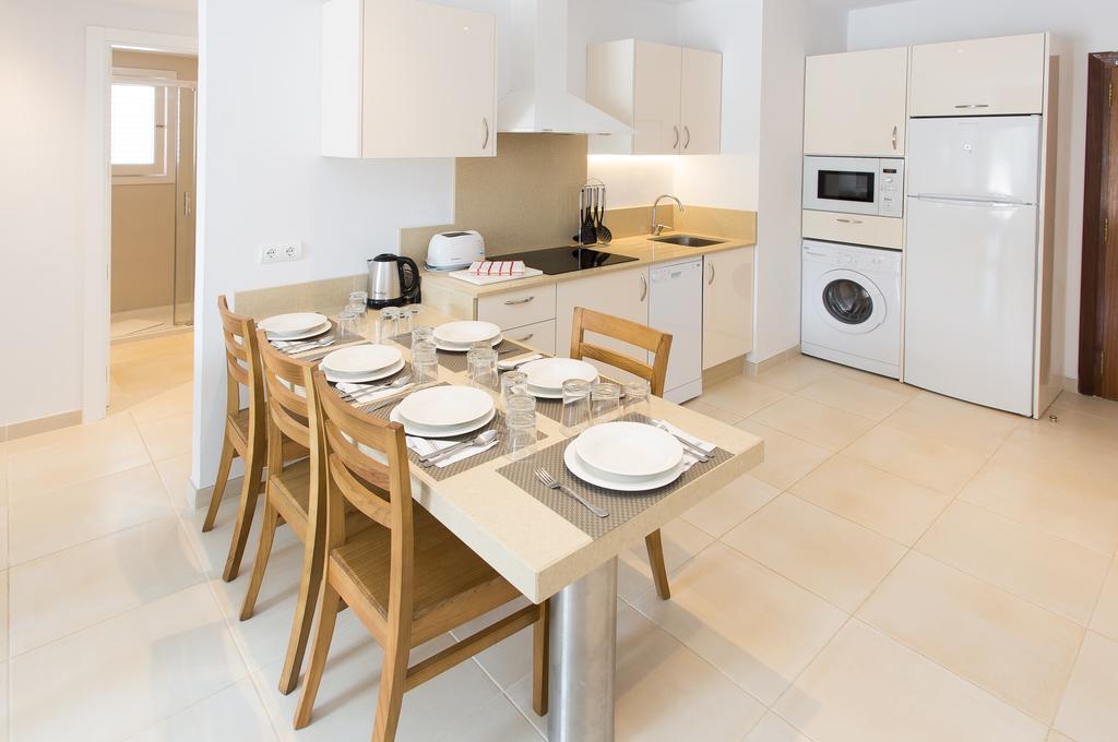 Apartamentos Sofia Es Cana Extérieur photo